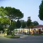 I Tre Moschettieri Village אתר קמפינג לידו די פומפוזה