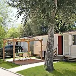 I Tre Moschettieri Village אתר קמפינג