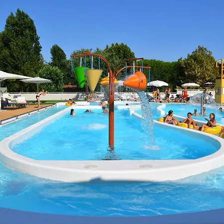 Camping I Tre Moschettieri Village 4*