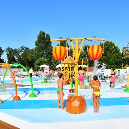 Camping I Tre Moschettieri Village 4*