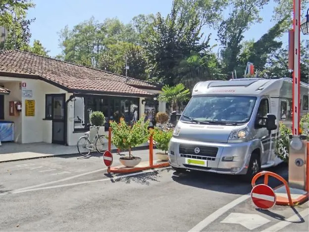 אתר קמפינג I Tre Moschettieri Village 4*