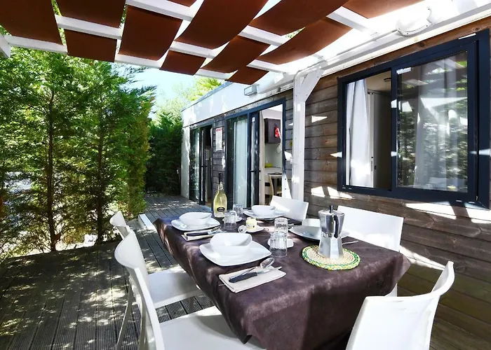 אתר קמפינג I Tre Moschettieri Village לידו די פומפוזה